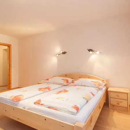 Han/Misafirhane Lug Ins Land