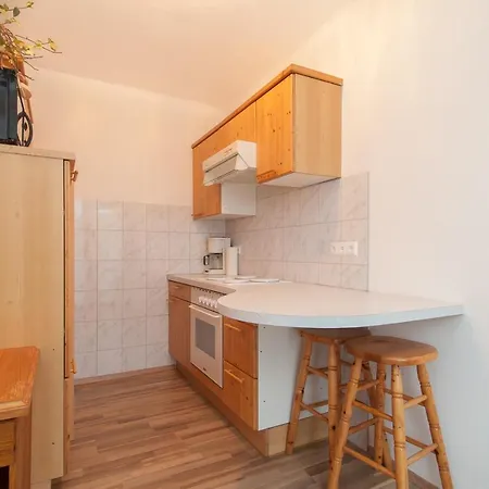 Lug Ins Land אורחן ספיטל אן דר דראו