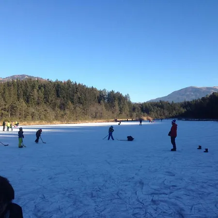 אורחן Lug Ins Land